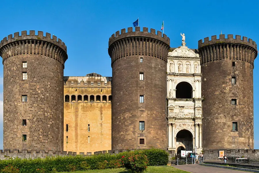 סיור בנאפולי בעברית | רומאחרת