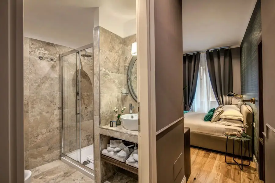 Tree-Charme-Parliament-4