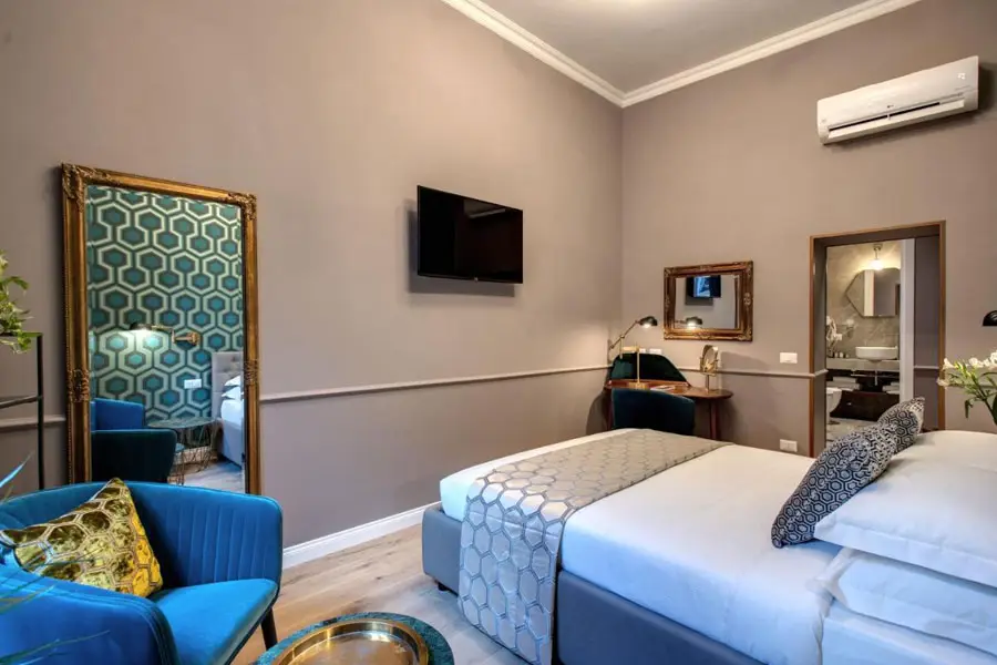 Tree-Charme-Parliament-5