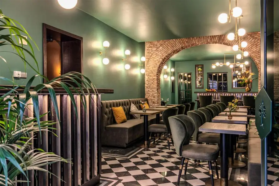 Tree-Charme-Parliament-8