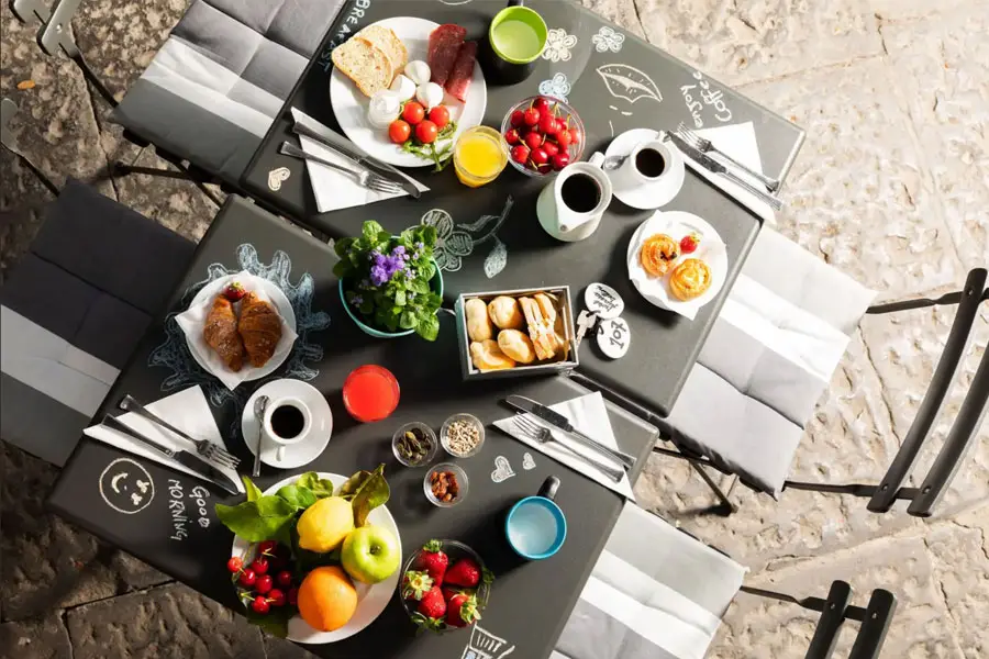 Piazza-Bellini-&-Apartments8