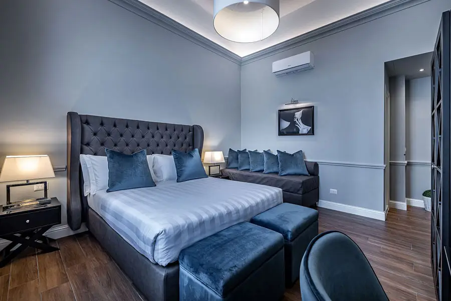 Ungherese-Small-Luxury1