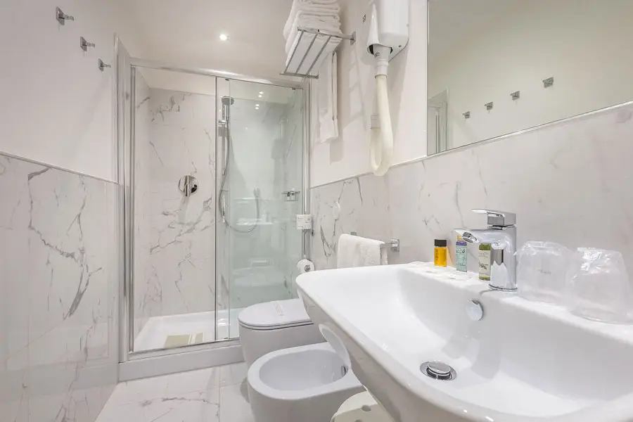 Ungherese-Small-Luxury7