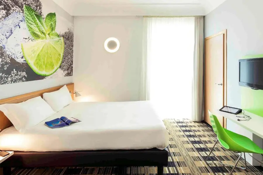 ibis-Napoli-Garibaldi2