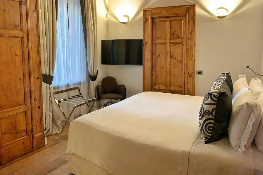 Palazzo-Delle-Pietre4